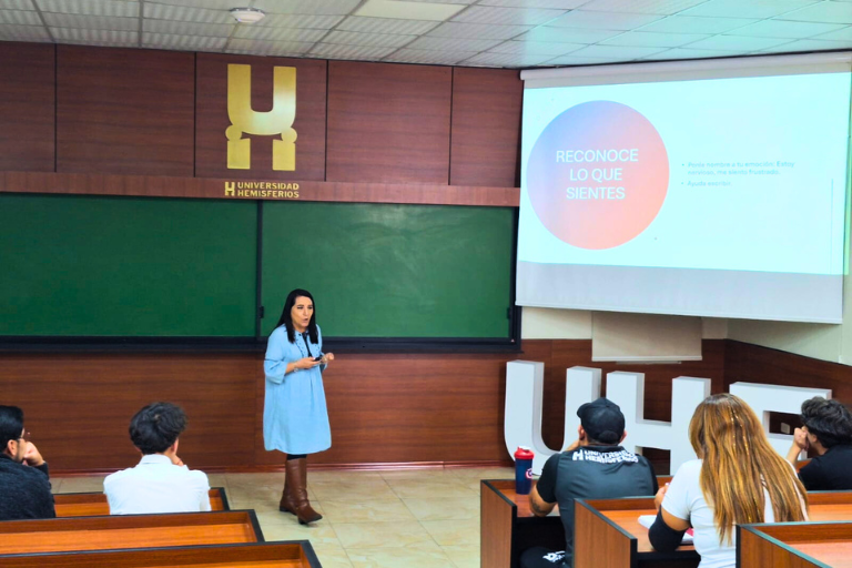 Bienestar Universitario promueve la gestión emocional con la charla “Emociones en juego”