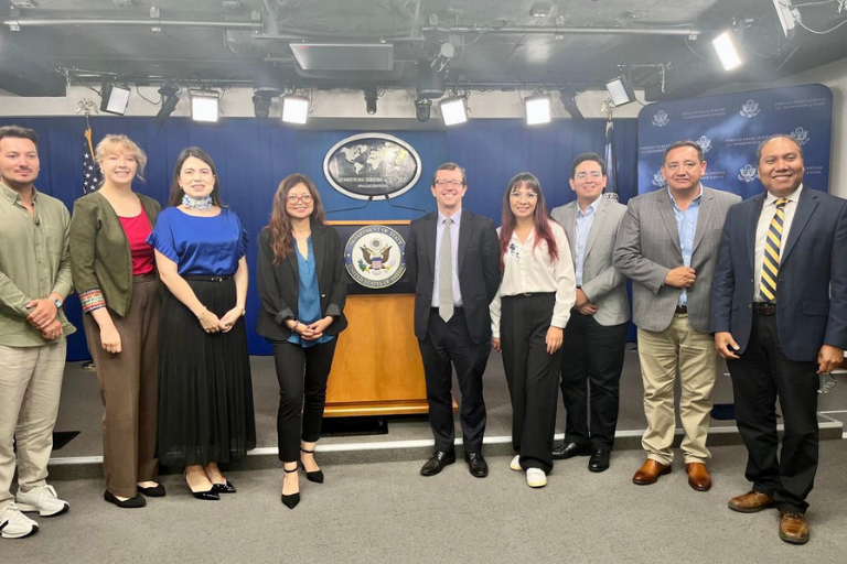Yalilé Loaiza, profesora de la UHE, representa al Ecuador en «Cumbres de Periodismo y Rendición de Cuentas»