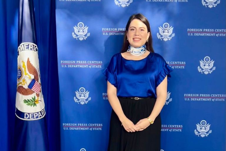 Yalilé Loaiza, profesora de la UHE, representa al Ecuador en «Cumbres de Periodismo y Rendición de Cuentas»