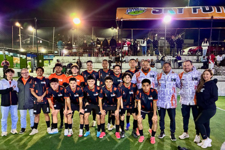 Universidad Hemisferios arrasa en la Copa Aniversario SKY 2025 con una victoria histórica