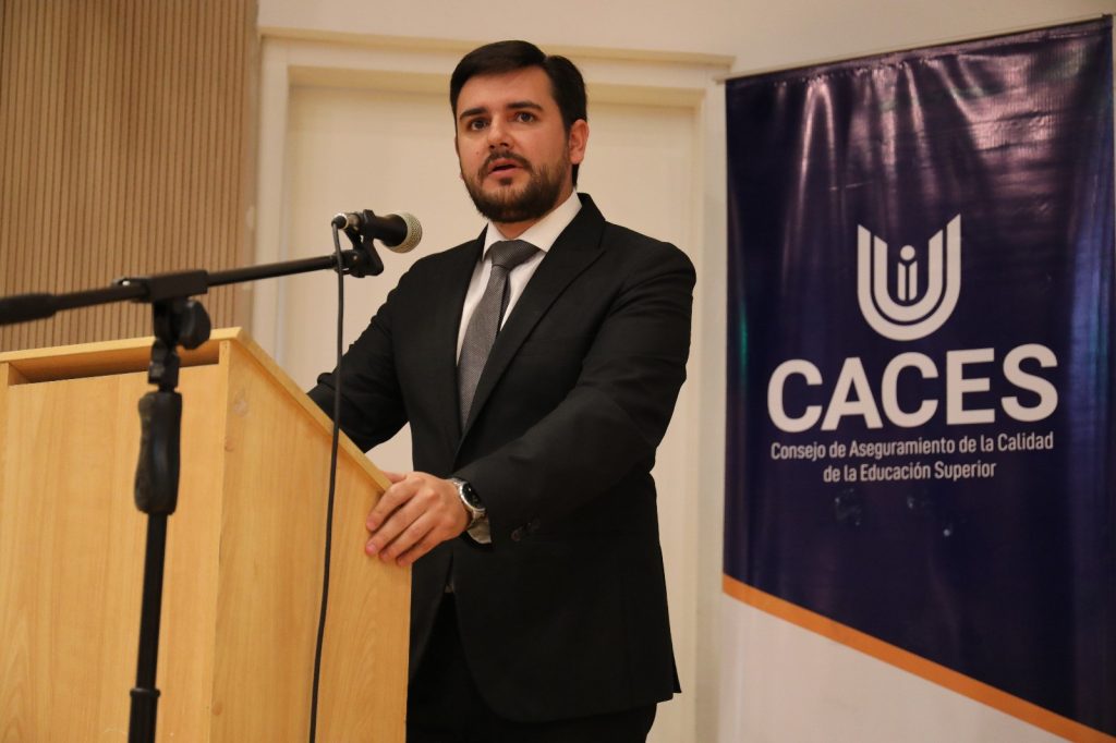 Santiago Andrés León Dávalos: “La universidad fue un pilar en mi vida y en mi integridad profesional”
