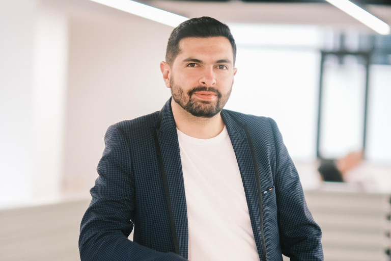 Alejandro Arosemena, alumni UHE que lidera una agencia digital referente en Ecuador