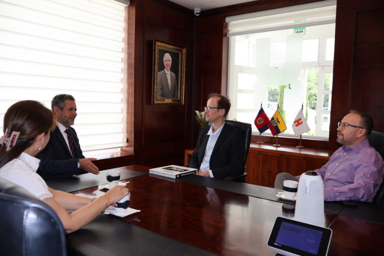 Universidad Hemisferios firma convenio de Cooperación Interinstitucional con el la Empresa Operadora del Metro de Medellín Transdev (EOMMT)