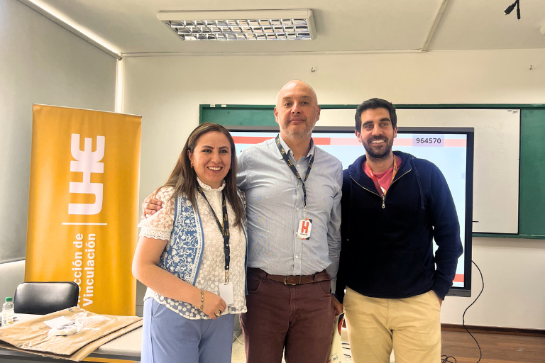 Vinculación UHE y PUCE impulsan taller para docentes en aprendizaje y servicio