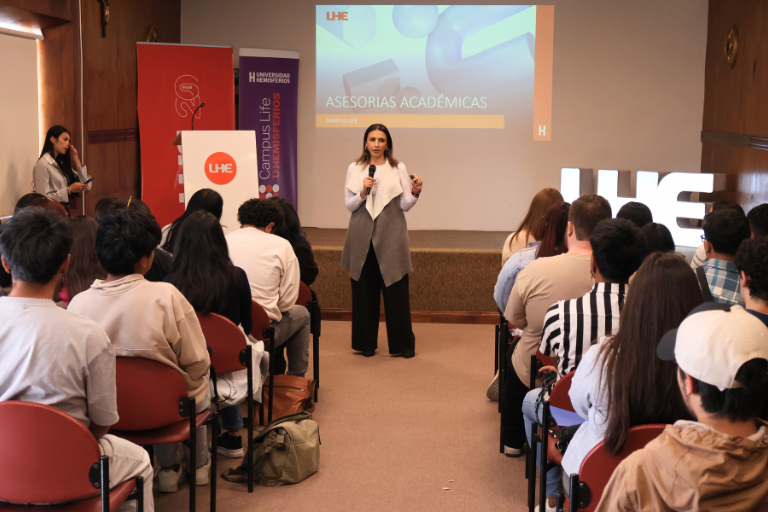 Universidad Hemisferios dio la bienvenida a sus nuevos estudiantes con “Own Your Experience”
