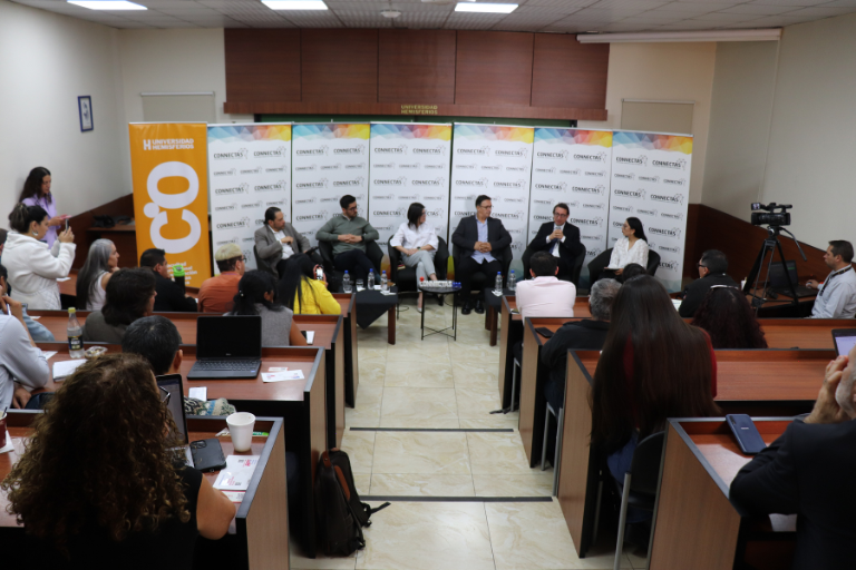 30 periodistas participaron en el Taller de Minería Ilegal organizado por la UHE
