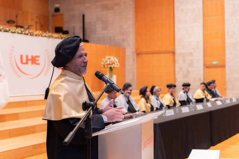 Graduaciones UHE celebraron logros de la XX Promoción