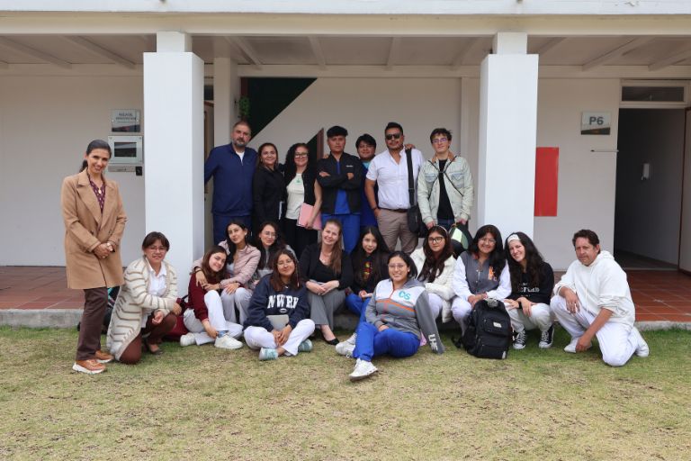 Estudiantes dialogaron con la vicerrectora en un encuentro cercano