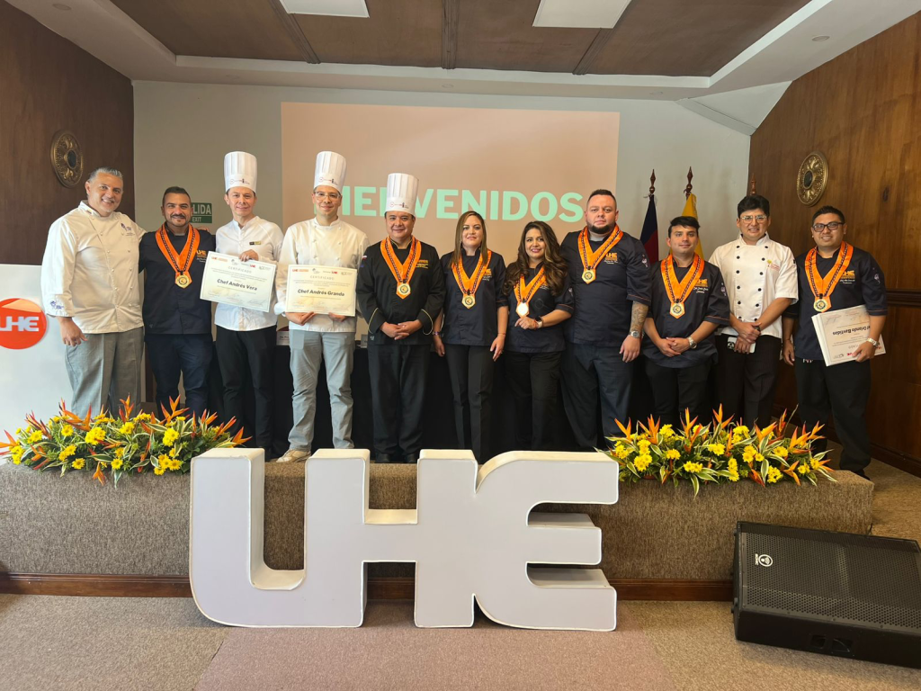 Condecoraciones marcaron el Día Mundial del Chef en la UHE
