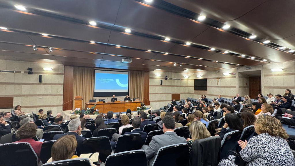 Roma acoge a autoridades de la UHE en foro global sobre educación con sentido