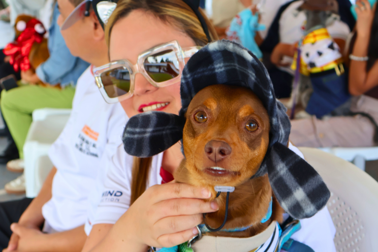 Halloween Pets reunió a estudiantes, docentes y mascotas en la UHE