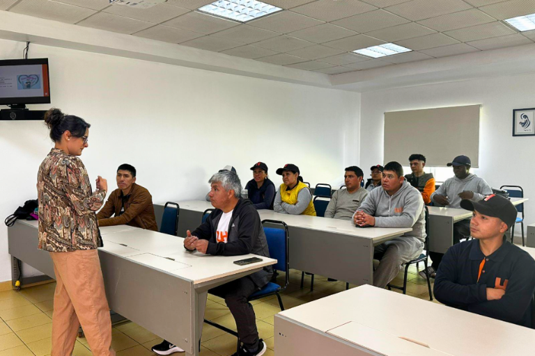Universidad Hemisferios promueve el valor de la honestidad en su comunidad laboral