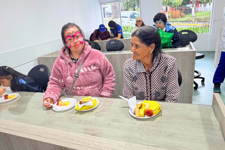 UHE fortalece su compromiso social con atención odontológica para niños de Guayllabamba