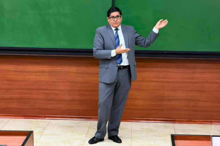 UHE refuerza su cultura de protección de datos con un taller clave para su gestión institucional