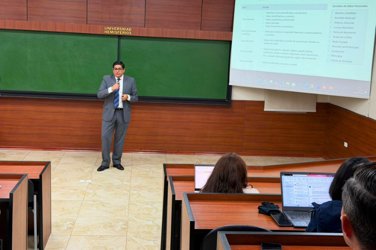 UHE refuerza su cultura de protección de datos con un taller clave para su gestión institucional