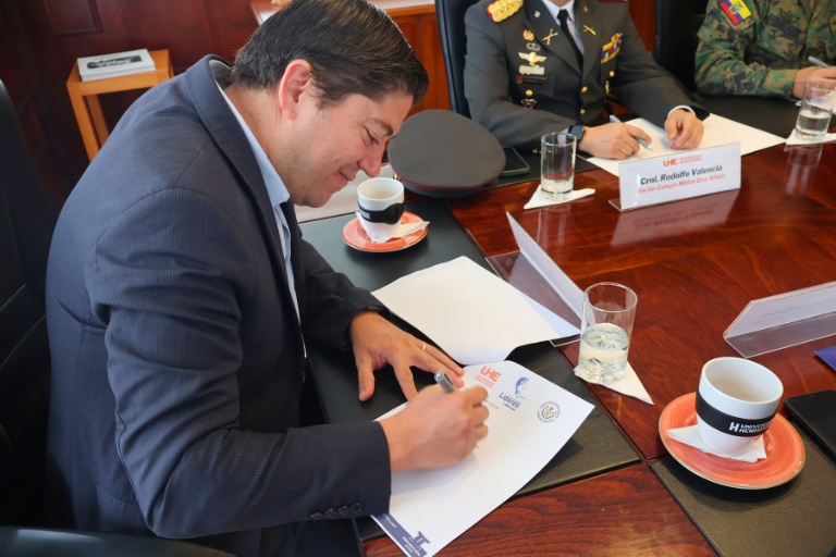 UHE fortalece la formación juvenil a través de convenio interinstitucional de liderazgo