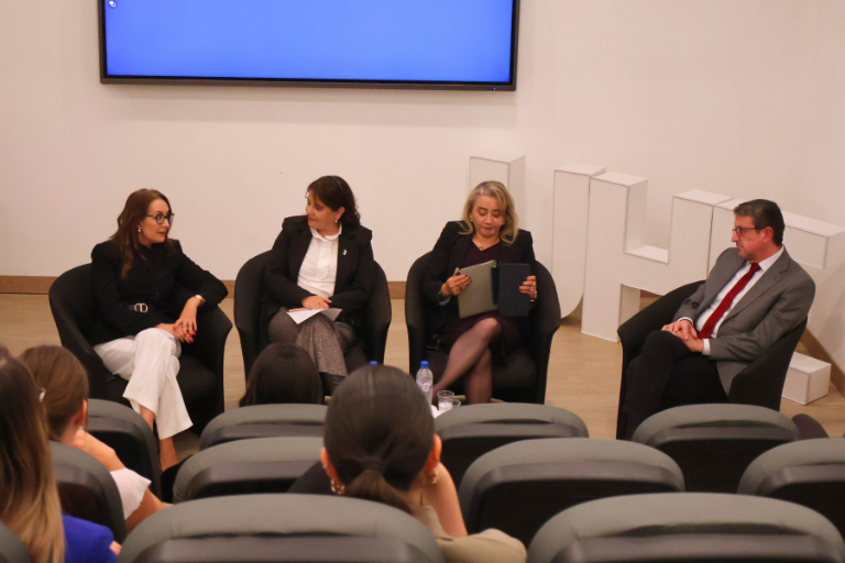 UHE y WIP Ecuador impulsan un diálogo estratégico sobre liderazgo ético y participación femenina en espacios de poder