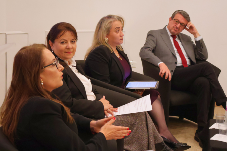 UHE y WIP Ecuador impulsan un diálogo estratégico sobre liderazgo ético y participación femenina en espacios de poder