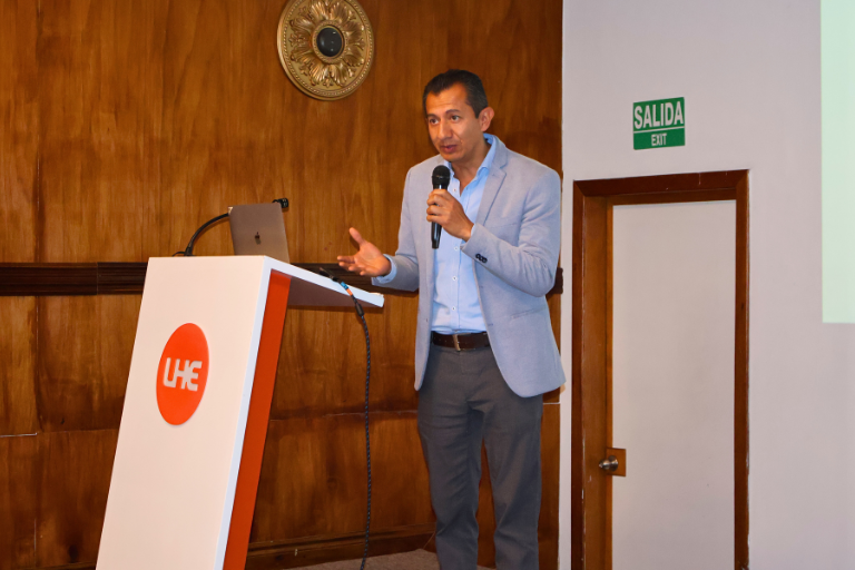 UHE y Diners Club ofrecen charla de Educación Financiera para fortalecer competencias económicas de los estudiantes