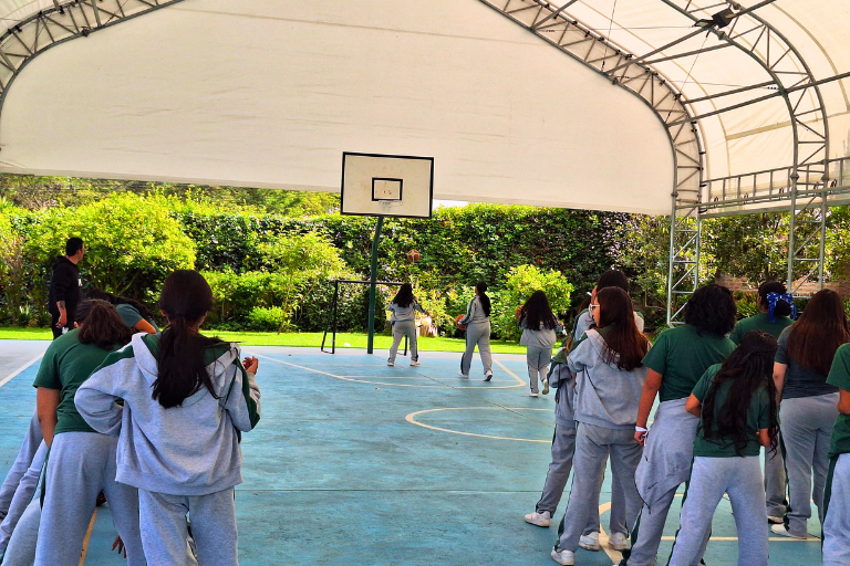 UHE impulsa bienestar y formación integral en una vibrante Mañana Deportiva junto al Colegio Suyana