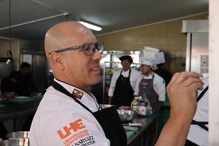 UHemisferios y Fundación Sembrar transforman vidas a través de la alta cocina con el Chef Juan Sebastián Pérez