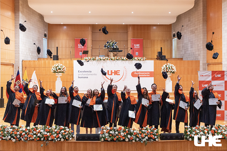 Universidad Hemisferios celebra la Vigésima Primera Ceremonia de Graduación, formando una nueva generación de profesionales con visión integral y profundamente humana